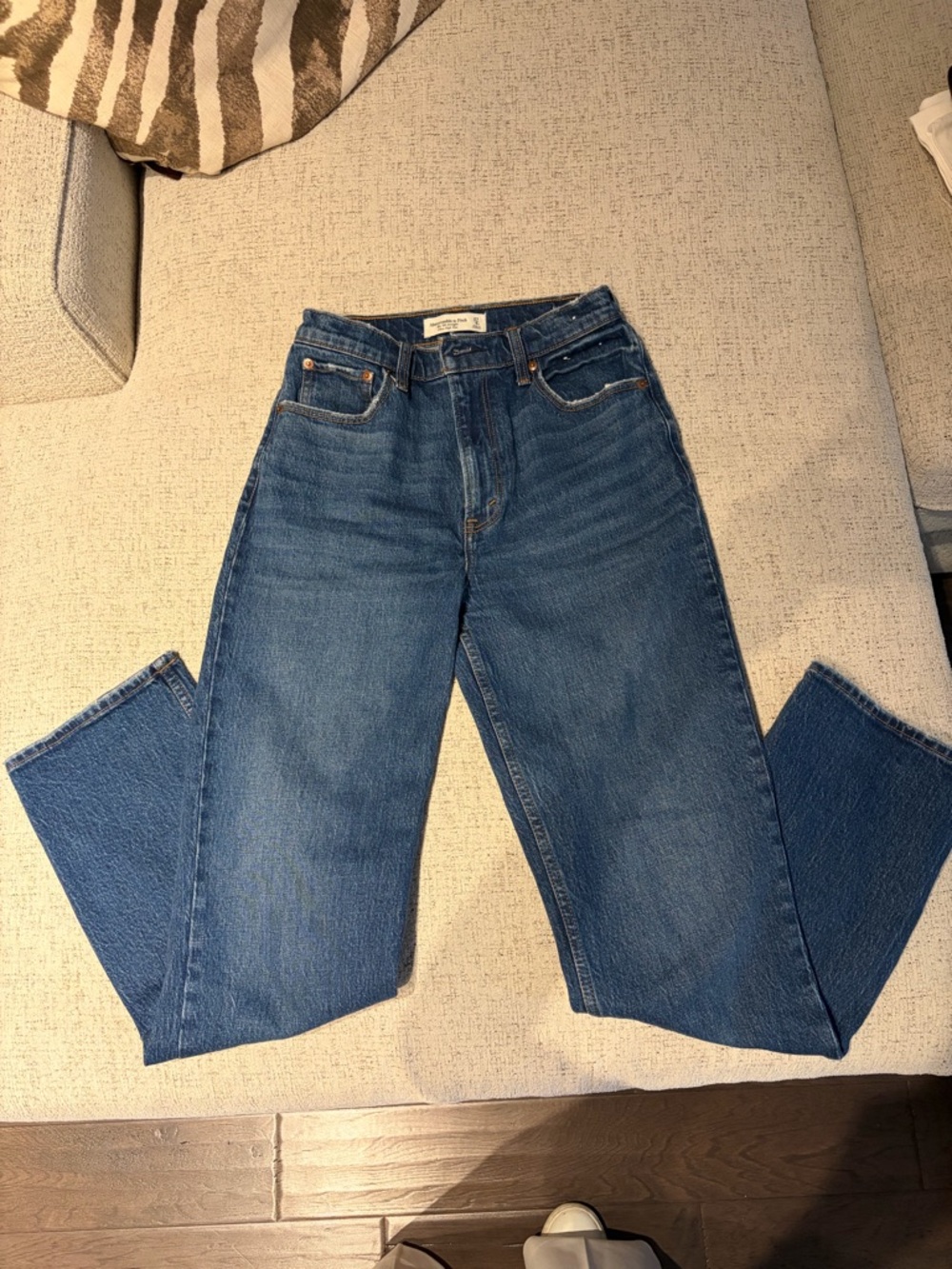 Abercrombie & Fitch Ultra High Rise '90s Straight Jeans - Denim Blue